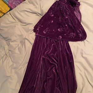 Spirit Halloween purple cape with starts